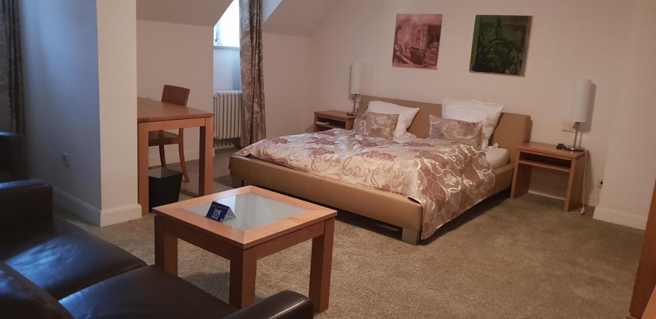 Zum Simonbraeu Hotel Bitburg Luaran gambar